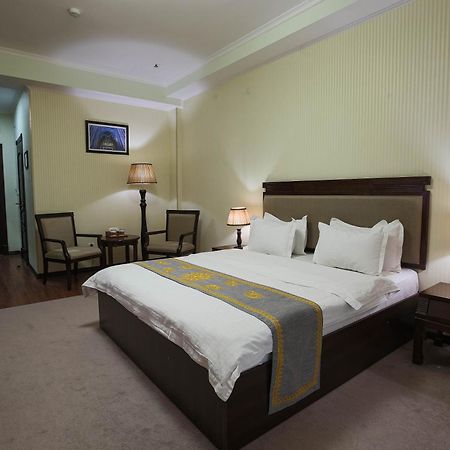 Zargaron Plaza Hotel Buxoro Ngoại thất bức ảnh