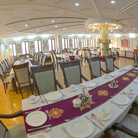 Zargaron Plaza Hotel Buxoro Ngoại thất bức ảnh