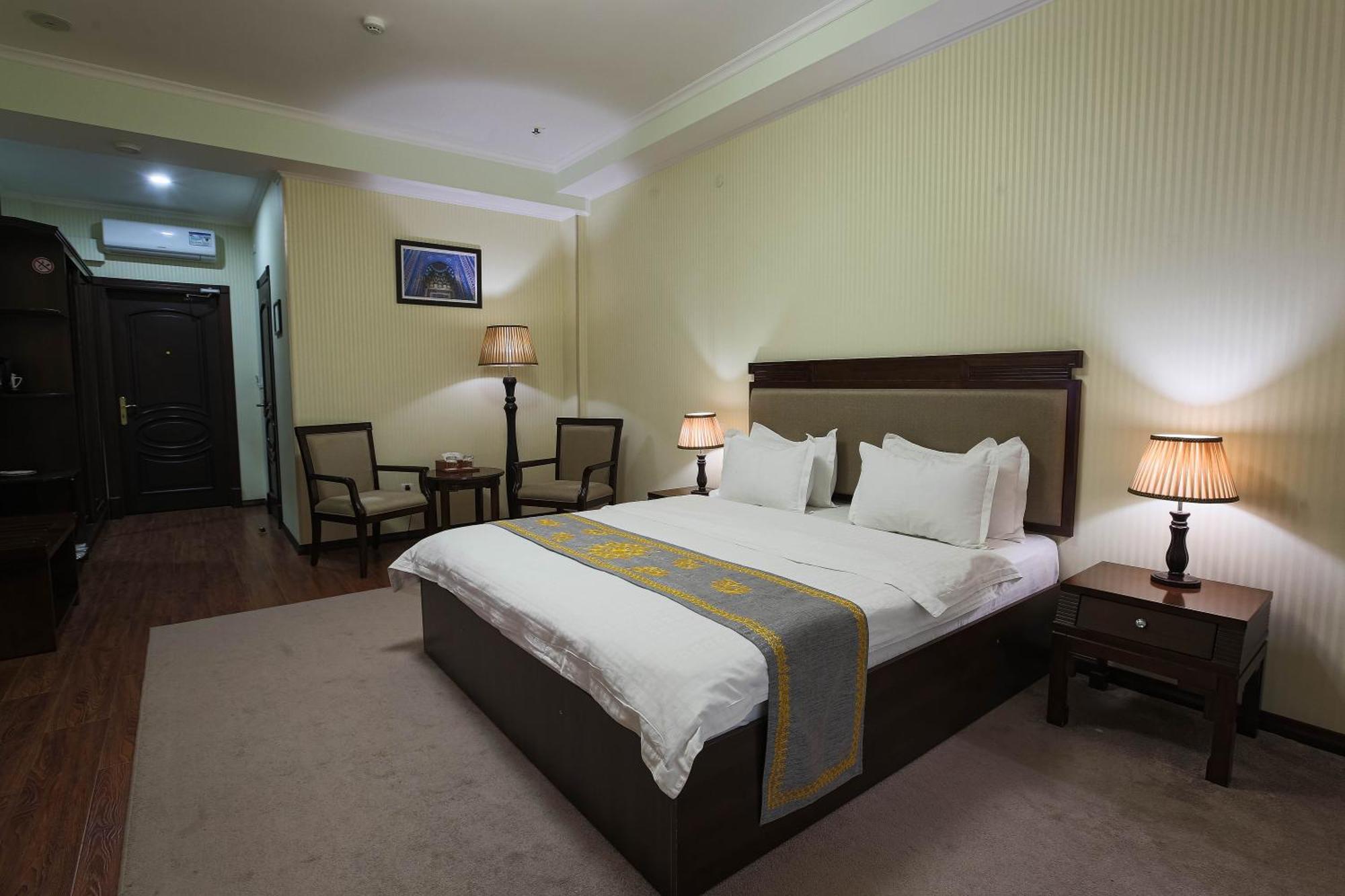 Zargaron Plaza Hotel Buxoro Ngoại thất bức ảnh