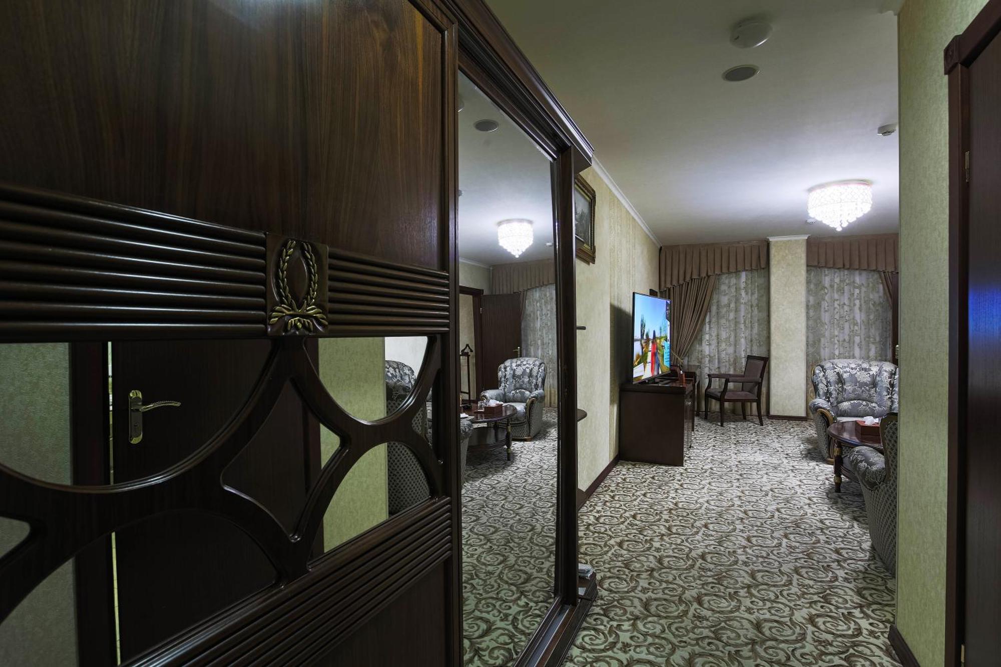 Zargaron Plaza Hotel Buxoro Ngoại thất bức ảnh