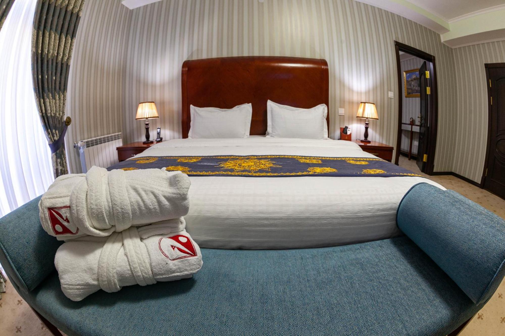 Zargaron Plaza Hotel Buxoro Ngoại thất bức ảnh